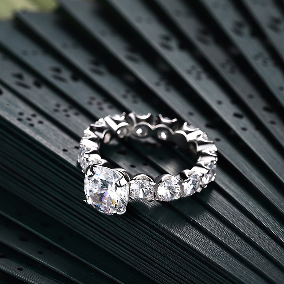 Bague Solitaire accompagné