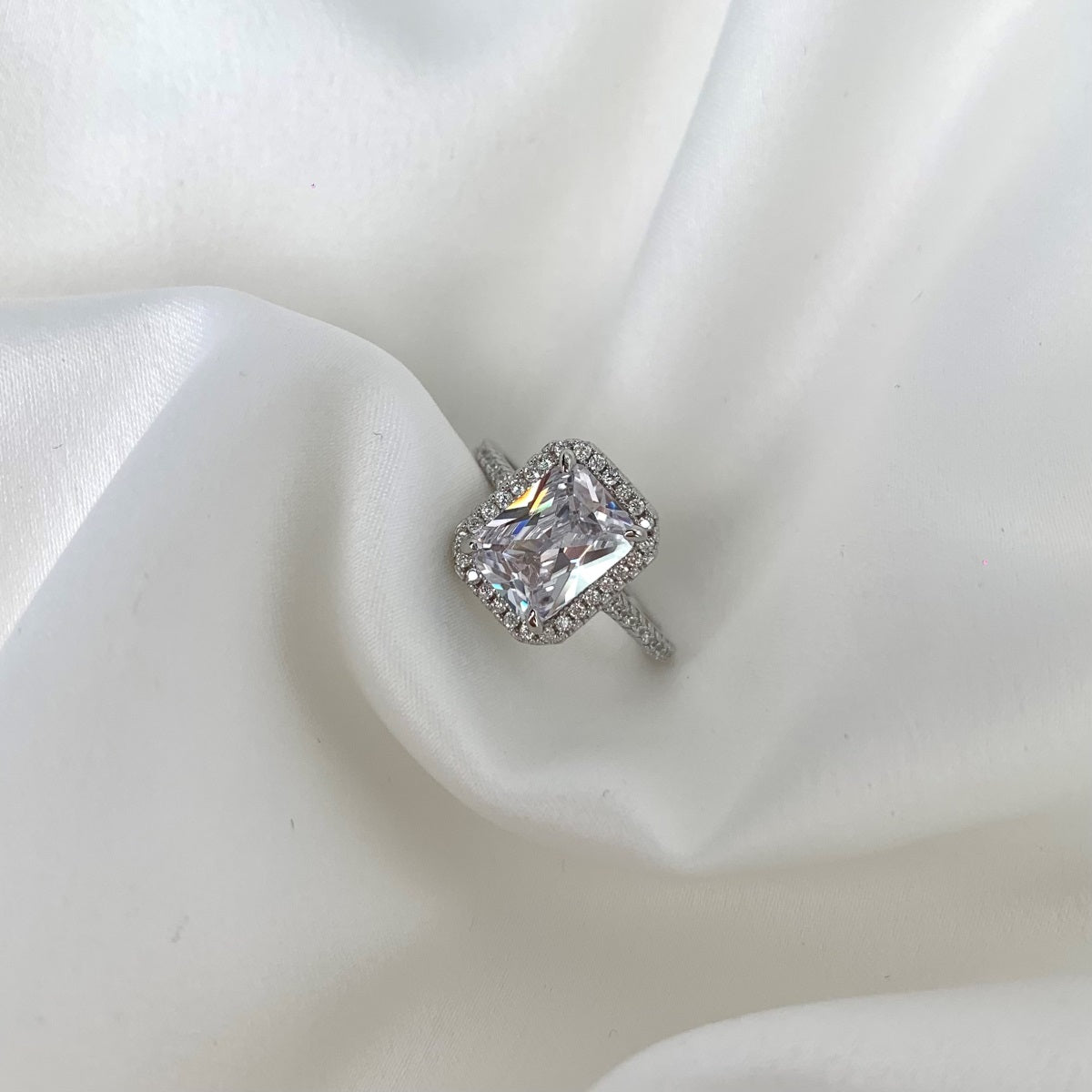 Bague Cushion Halo
