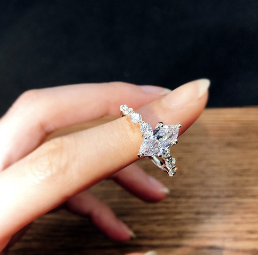 Bague Marquise